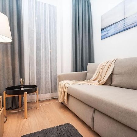 City Center Apartment - Modern & Elegant Bratislava Exterior foto