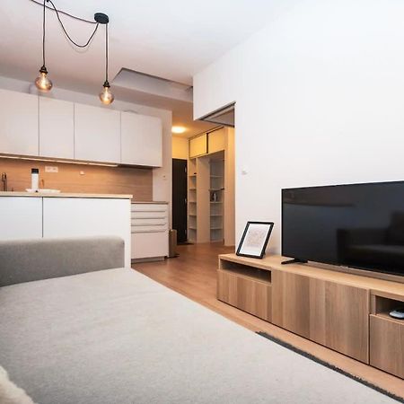 City Center Apartment - Modern & Elegant Bratislava Exterior foto