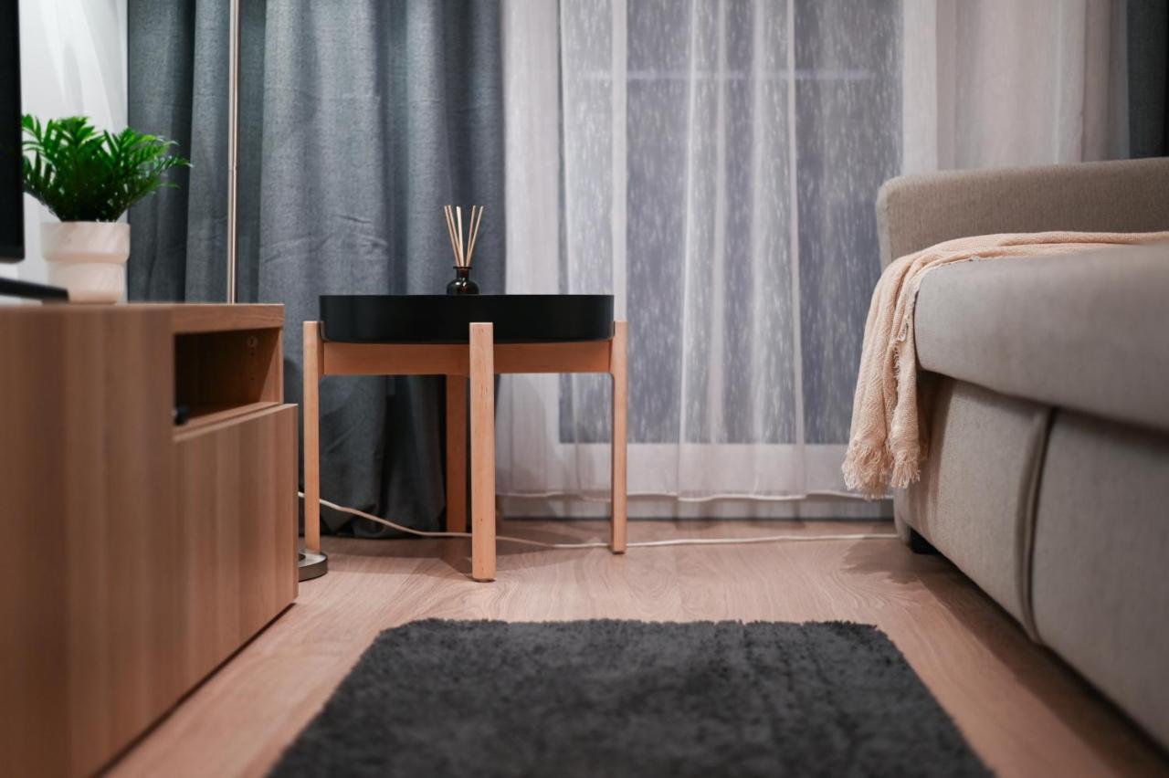 City Center Apartment - Modern & Elegant Bratislava Exterior foto
