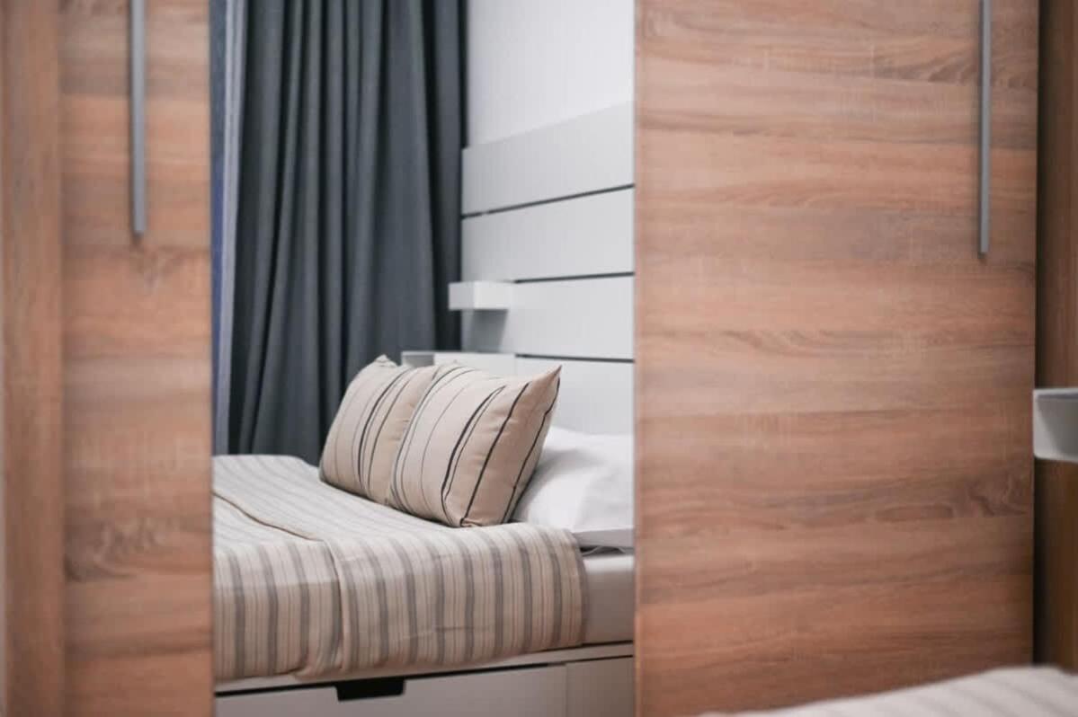 City Center Apartment - Modern & Elegant Bratislava Exterior foto