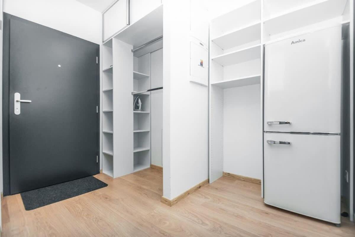 City Center Apartment - Modern & Elegant Bratislava Exterior foto